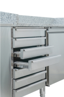 Premium Pizzatisch 2 x 0,8 m - mit GN 1/3 Kühlaufsatz - 2 Türen und 7 Schubladen, Prismafood iLine